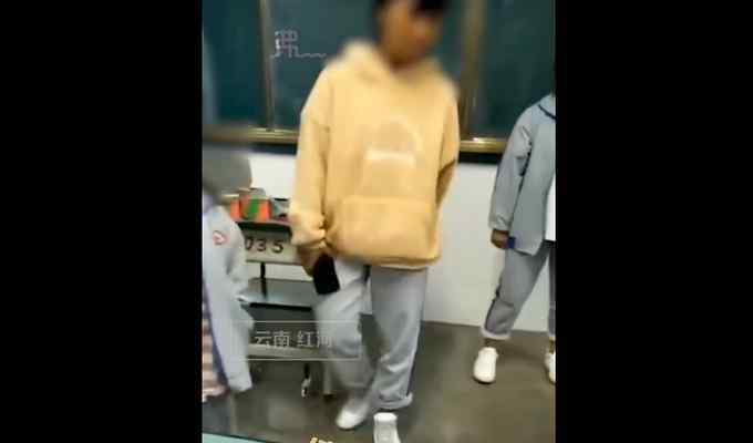 官方通报老师强迫学生摔手机 发生了什么？事情具体经过是？