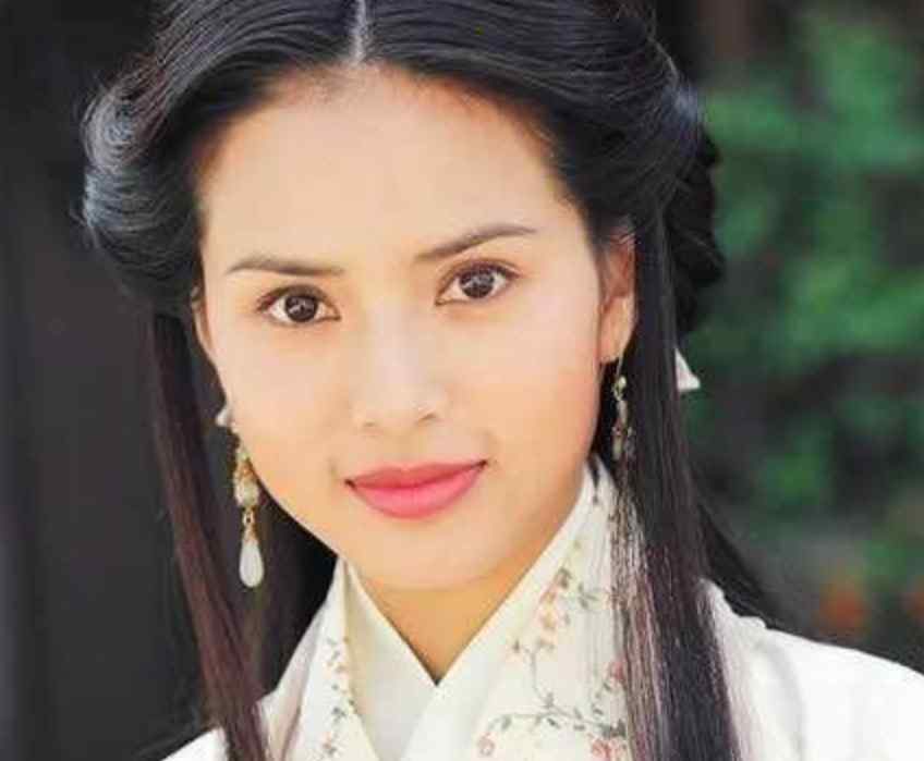54岁的李若彤身材曲线太好了 李若彤体重身高各多少