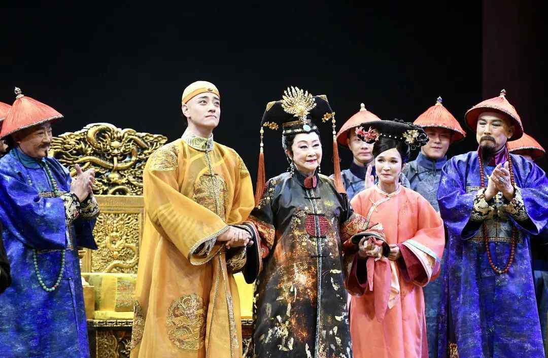 曙色 《德龄与慈禧》首轮演出圆满落幕——“日落夕阳尽 天明曙色新”