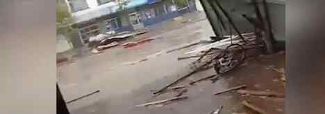 哈尔滨巴彦县疑遭7级龙卷风袭击 现场画面曝光
