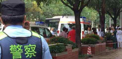 重庆警方回应男子跳桥砸死老人 回顾案件详情始末