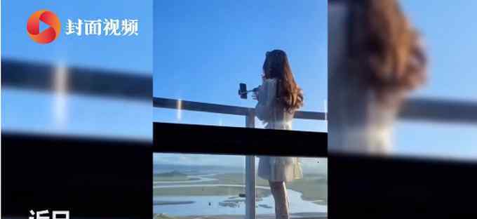 主播私自锁观景台做直播 景区回应来了