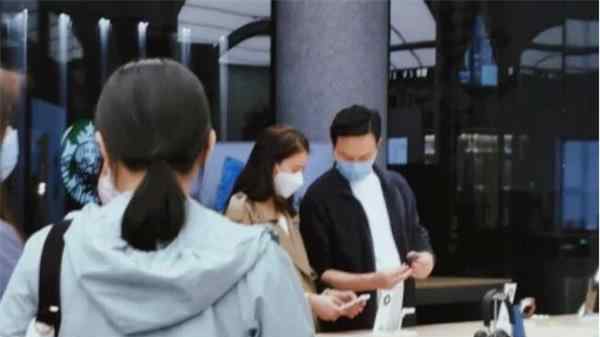 袁咏仪告别包店选手机 具体是怎么一回事？