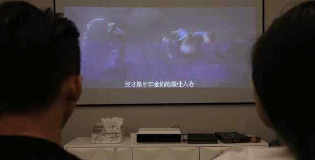 连麦看电影 深圳第①家恢复营业的“电影院”！24小时都能看