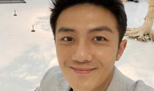 李泽锋发长文告别许幻山 李泽锋结婚了吗老婆结婚照曝光