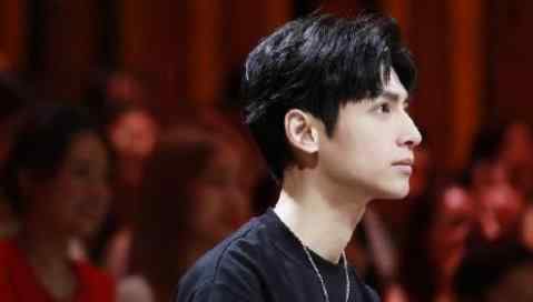 罗云熙和老婆结婚照怎么回事 罗云熙前女友是谁