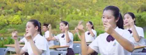 厦门六中合唱团版给女孩 给女孩歌曲原唱是谁