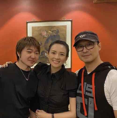 吴彤晒与章子怡汪峰聚会合照 获将有新的合作