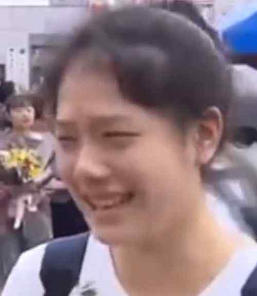 女孩高考完哭着说假期规划是减肥 网友：人间真实，有点可爱！