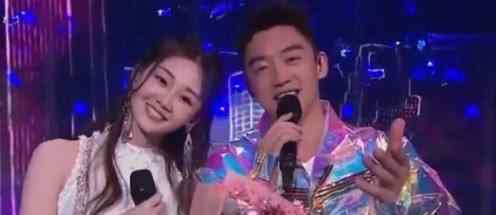 郑恺筹备婚礼什么情况 苗苗怀孕生孩子了吗