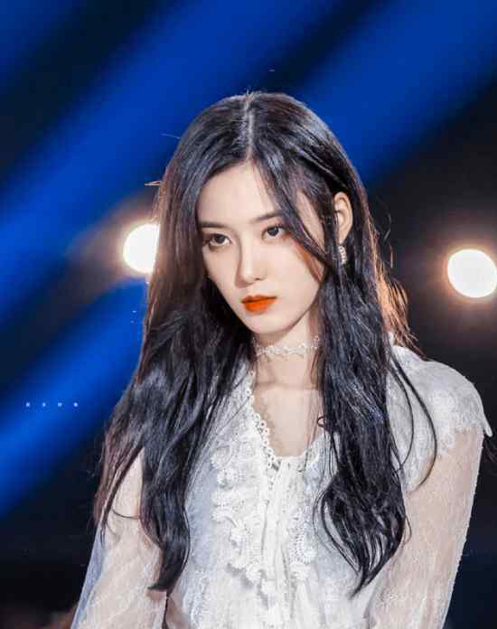孔雪儿翻跳BLACKPINK新歌 孔雪儿为徐艺洋打call引热议
