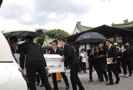 罗霈颖遗产分配 罗霈颖为什么这么有钱