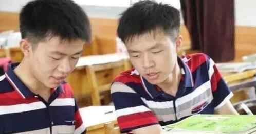 湖南双胞胎分别被清北录取 离不开父亲的教育
