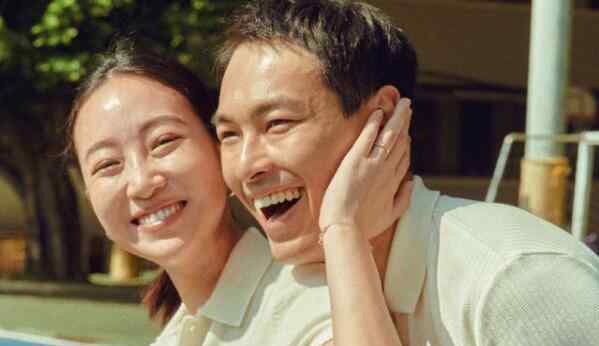杨祐宁结婚 小七岁未婚妻怀孕肚隆起