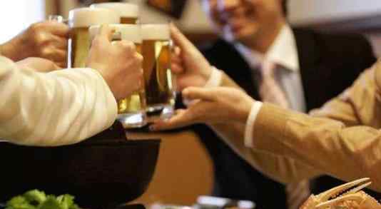 银行回应新员工不喝酒被打耳光 说了什么怎么回事