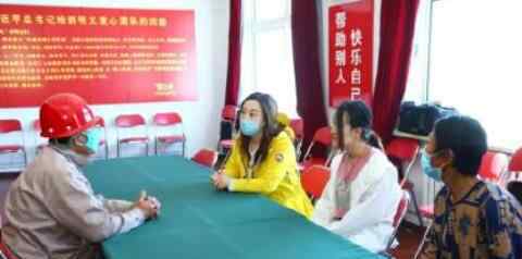 歪脸女孩手术成功说要回山里当老师 终于圆梦了