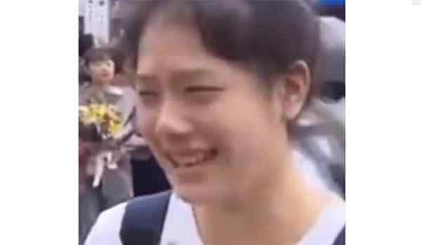 女孩高考完哭着说假期规划是减肥 现场画面曝光，网友直呼可爱
