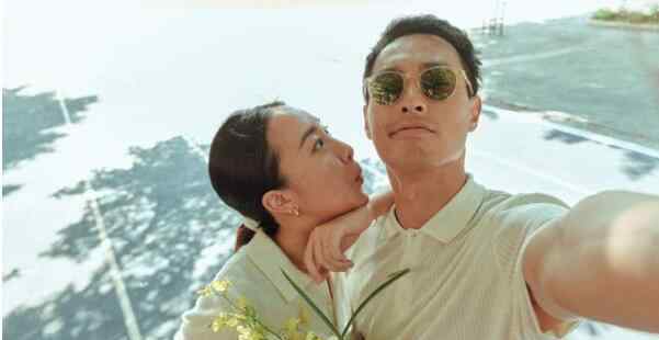 杨祐宁结婚 小七岁未婚妻怀孕肚隆起