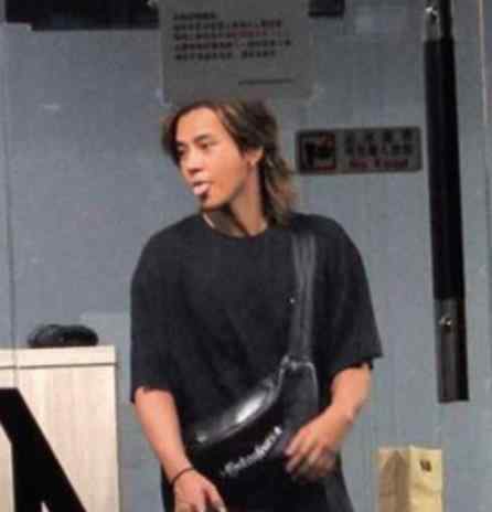 罗志祥分手风波后首露面，面容憔悴表情成亮点