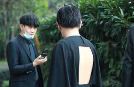 姜思达露背长裙 姜思达为什么是名媛同性恋吗