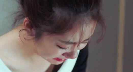 谭松韵现身妈妈被撞案庭审 车祸详情始末经过怎么发生的