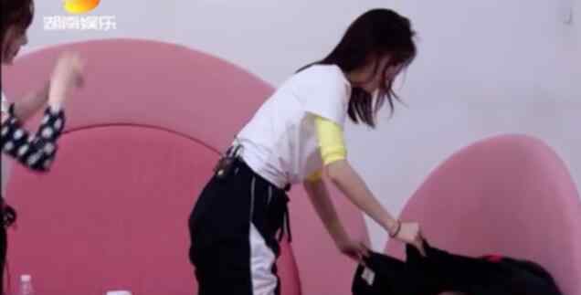 张含韵说孟佳是不会哭的孩子 为什么这样说