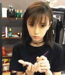 樱桃小丸子动态图片 搞笑GIF：妹子，是在表演樱桃小丸子吗