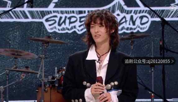 明日之子杨英格为什么退赛 怎么回事什么情况