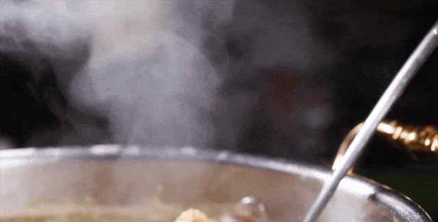 咖喱火锅底料的做法 人均30+吃『椰子鸡和咖喱火锅』！榴莲鸡、和牛拼盘比腿还长……
