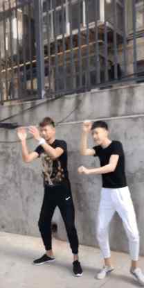 青海摇 你看不上的土味精神小伙，已经征服了美利坚的real黑怕