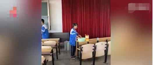 班主任激情发文500字夸学生 背后原因太暖心