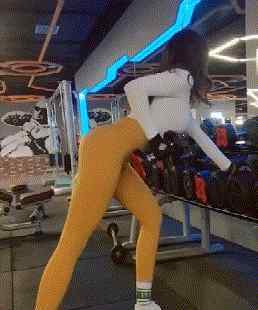 回眸一笑百媚生是什么意思 搞笑GIF：都说回眸一笑百媚生，您这是回眸一笑吓死人