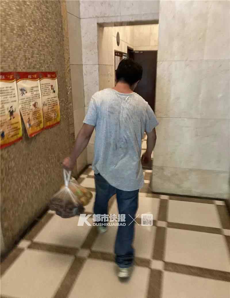 翠苑一区 36岁的山东小伙，一年来和杭州翠苑一区的老人们结下了浓厚的感情！今天起他可能不来了……文章配图