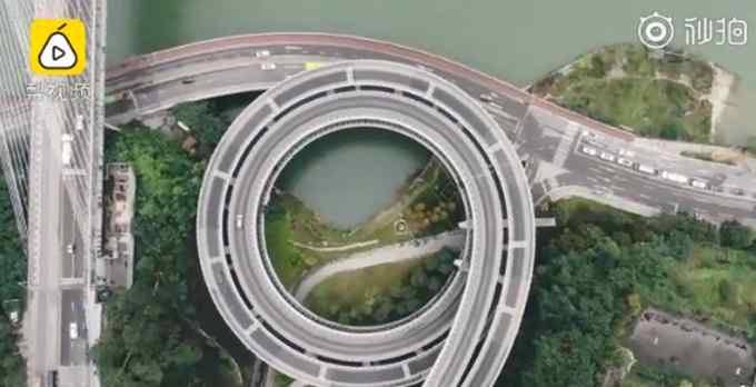 8D魔幻城市！重庆一大桥似巨型弹簧 网友：真漂亮 就是有点耗油