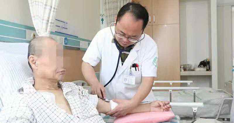 小仙儿Mc听了包你射 夏季为何尿路感染频发，听专家如何说