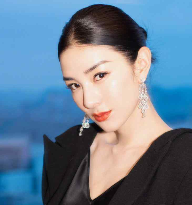 黄奕张歆艺称愿出资帮助坠楼女婴 到底发生了什么
