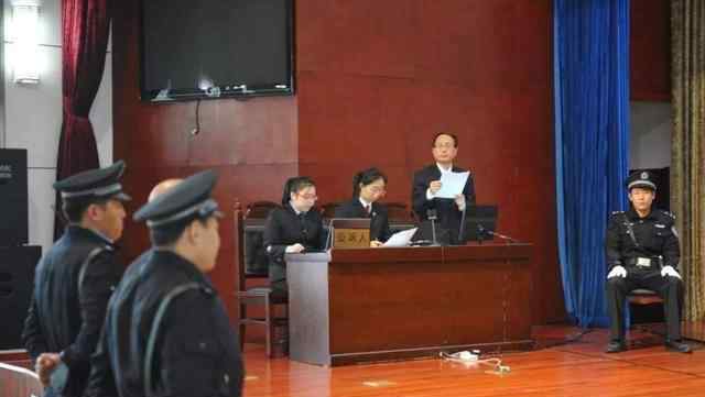 上海杀妻焚尸案爱犬救主冲入火海 究竟是怎么回事事情经过曝光