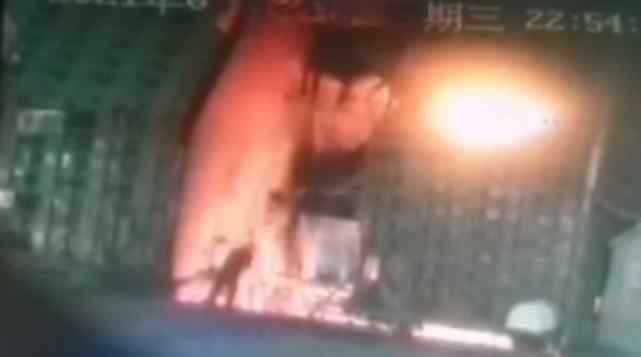 网传包钢一职工跳入高炉钢水 企业回应：系自杀