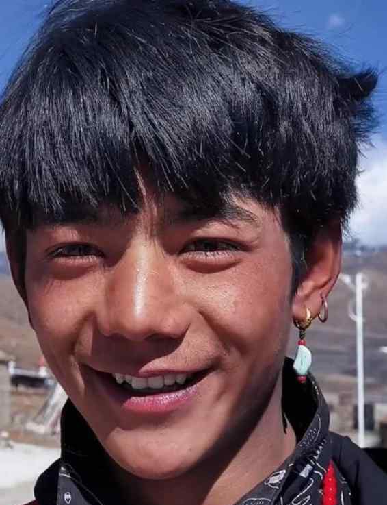 藏族小伙丁真签约国企 具体是怎么一回事