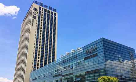 出资400多万改造小学!东阳中国木雕城为商户破解"上学难"问题