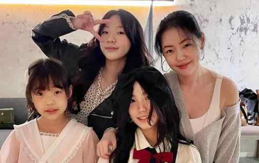 小S全家为二女儿庆生 究竟是怎么为二女儿庆生