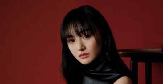 郑爽杂志首刊封面  封面什么样子上演腹黑萝莉风（图）