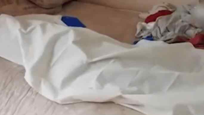 妻子半夜起床吃东西昏倒 到底发生了什么?