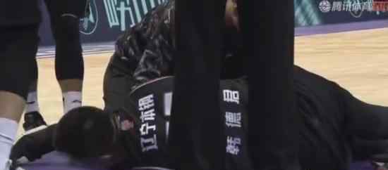 韩德君受伤 没有大问题但仍需进一步观察