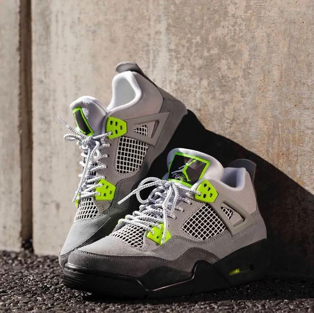 aj4灰绿 资讯丨AJ1“绿巨人”配色曝光，AJ4灰绿配色即将来袭！