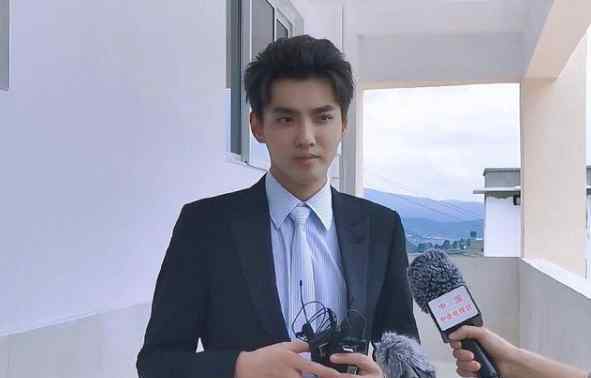 吴亦凡保安推抗洪战士 为什么会这样做