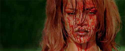 rihanna Rihanna的童年过得比你还惨！