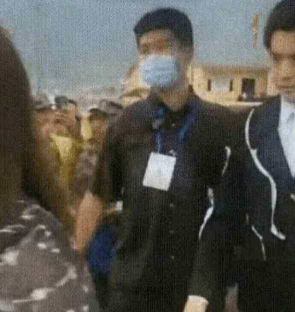 吴亦凡保安推抗洪战士 为什么会这样做