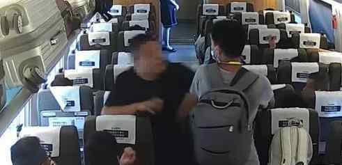男子高铁霸座打人叫嚣“一直这么坐” 到底发生什么
