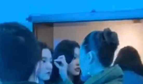 宋祖儿被摘假睫毛是什么梗?被谁摘假睫毛了?